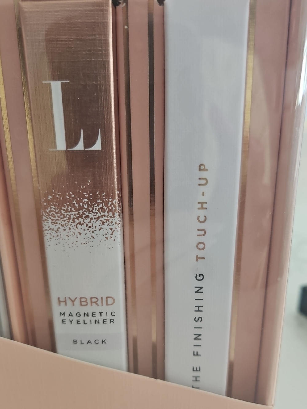 Cosmetics - Picture 6 of 7